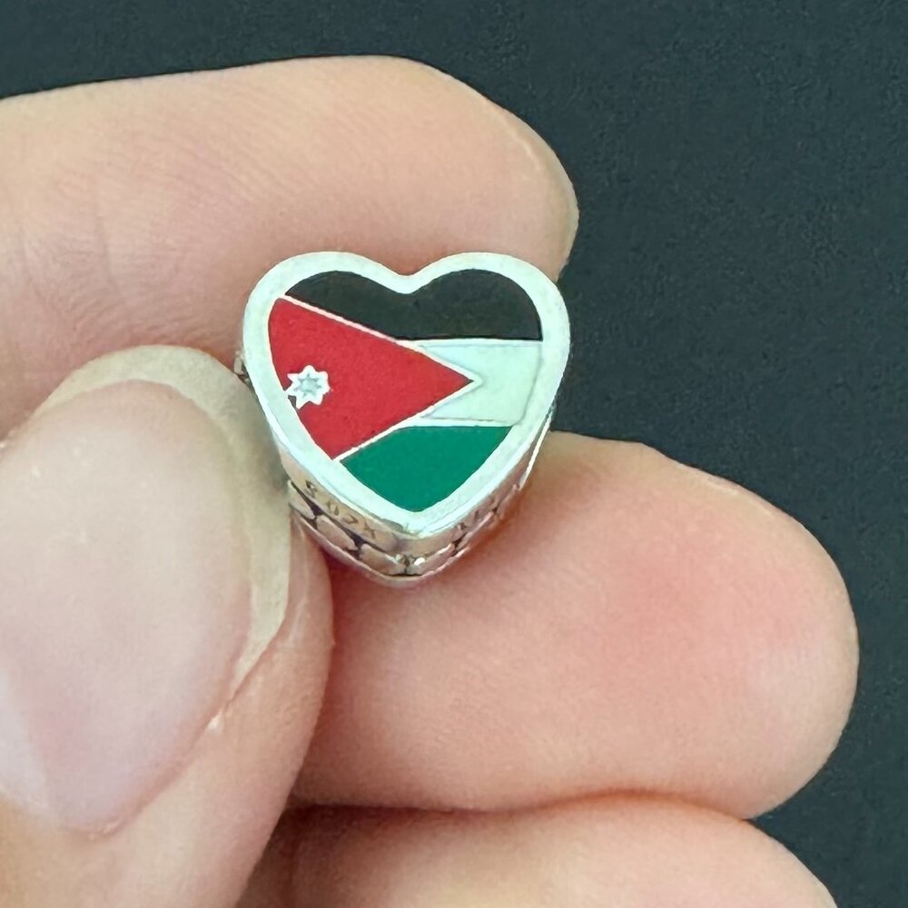 Pandora Jordan Flag Heart Exclusive Charm
